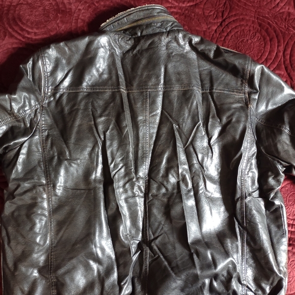 Levi's Faux Leather and Sherpa Bomber - Picture 6 of 9